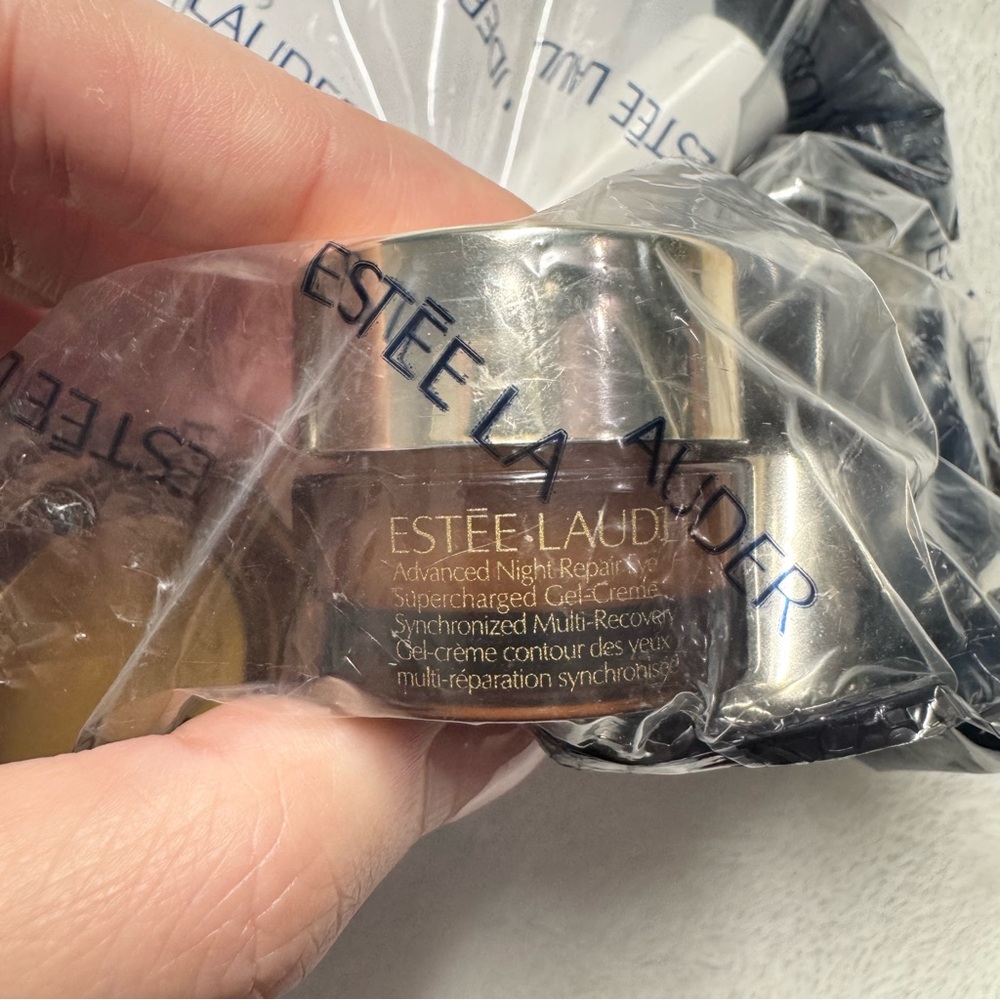 Estee Lauder 6 Pc Gift Set Revitalizing Supreme Creme, Serum, Eye Care, Lipstick - Picture 7 of 13